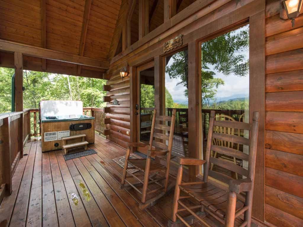 Cubs Cove Villa Gatlinburg Exterior photo