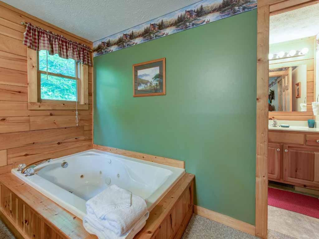 Cubs Cove Villa Gatlinburg Exterior photo